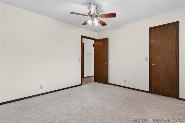 2918 Longridge Lane, Bartlesville, OK 74006