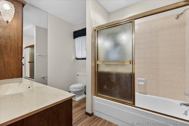2918 Longridge Lane, Bartlesville, OK 74006