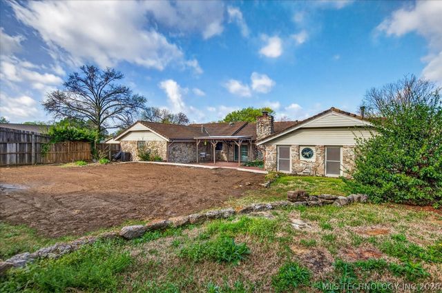 2918 Longridge Lane, Bartlesville, OK 74006