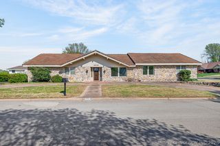 2918 Longridge Lane, Bartlesville, OK 74006