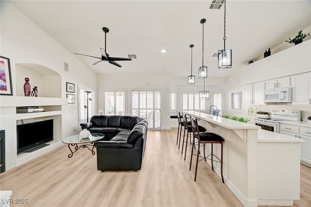 9178 Valley Spring Court, Las Vegas, NV 89147