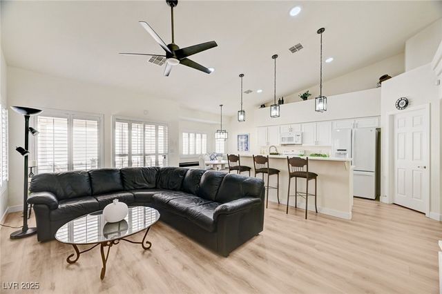 9178 Valley Spring Court, Las Vegas, NV 89147