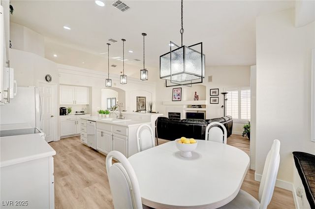 9178 Valley Spring Court, Las Vegas, NV 89147