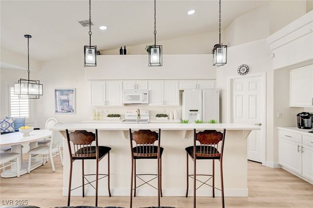 9178 Valley Spring Court, Las Vegas, NV 89147