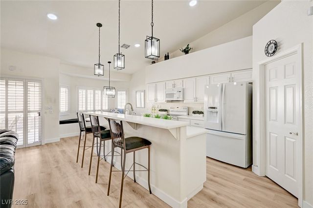 9178 Valley Spring Court, Las Vegas, NV 89147