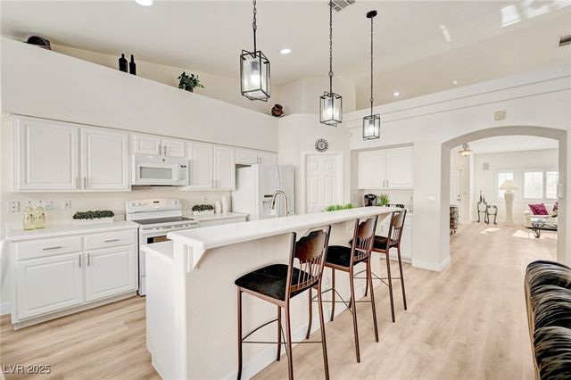 9178 Valley Spring Court, Las Vegas, NV 89147