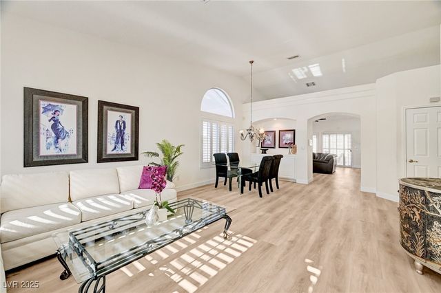 9178 Valley Spring Court, Las Vegas, NV 89147