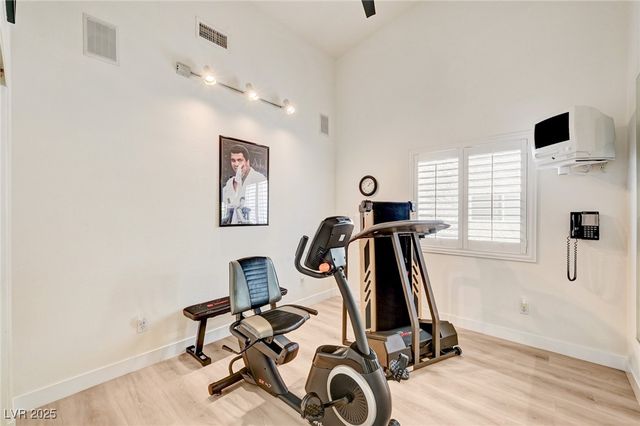 9178 Valley Spring Court, Las Vegas, NV 89147