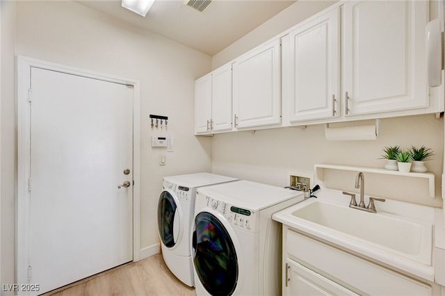 9178 Valley Spring Court, Las Vegas, NV 89147