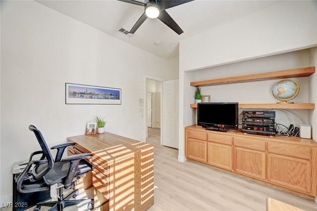 9178 Valley Spring Court, Las Vegas, NV 89147