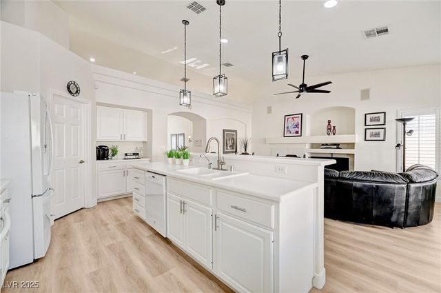 9178 Valley Spring Court, Las Vegas, NV 89147