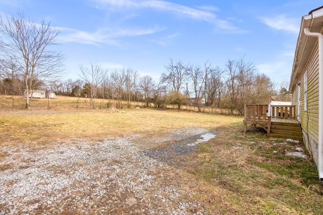 10940 Old Highway 52, Westmoreland, TN 37186