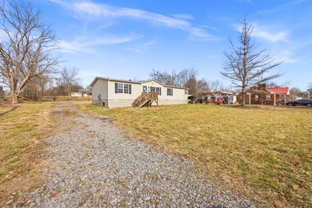 10940 Old Highway 52, Westmoreland, TN 37186