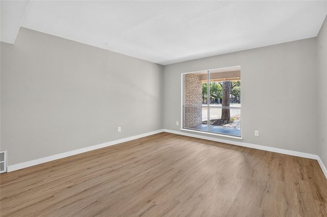 11202 Balcones Woods CV, Austin, TX 78759