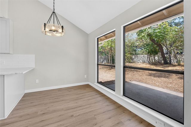 11202 Balcones Woods CV, Austin, TX 78759