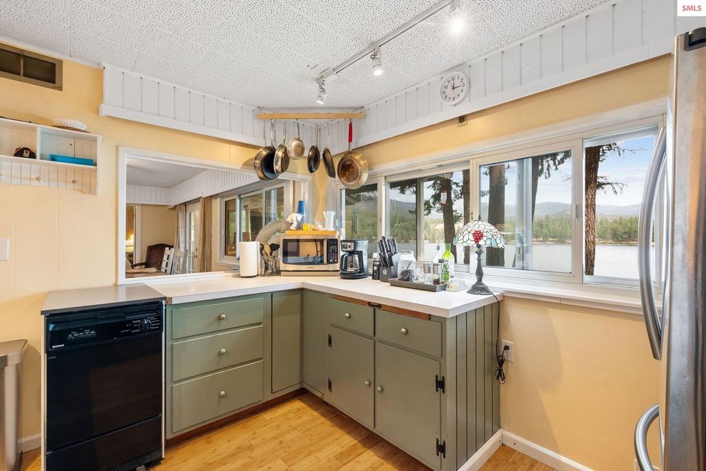 2255 Gypsy Bay Rd, Sagle, ID 83860 photo 16