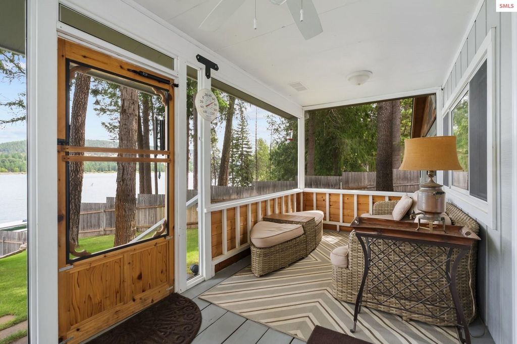 2255 Gypsy Bay Rd, Sagle, ID 83860 photo 9