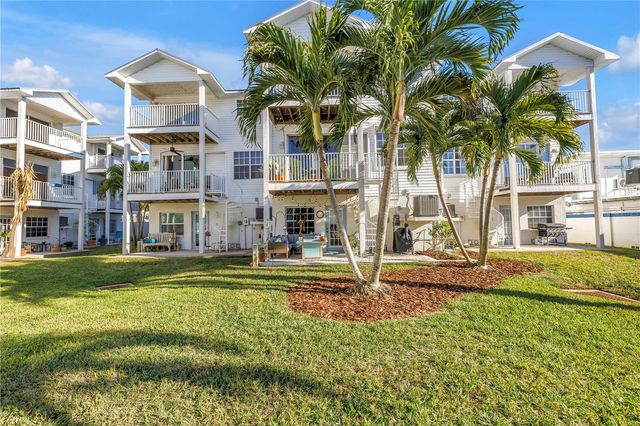 103 BATH CLUB CONCOURSE, North Redington Beach, FL 33708