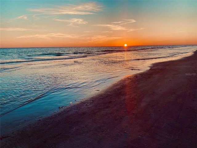 103 BATH CLUB CONCOURSE, North Redington Beach, FL 33708