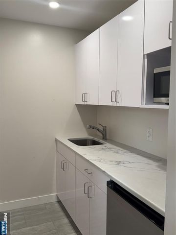 5 Muller Place 1, Little Falls, NJ 07424