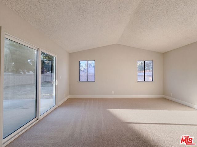 2553 E Avenue J4, Lancaster, CA 93535