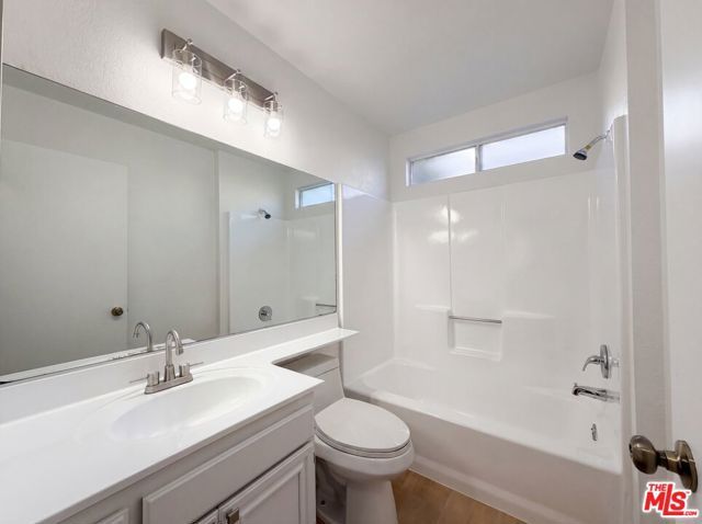 2553 E Avenue J4, Lancaster, CA 93535