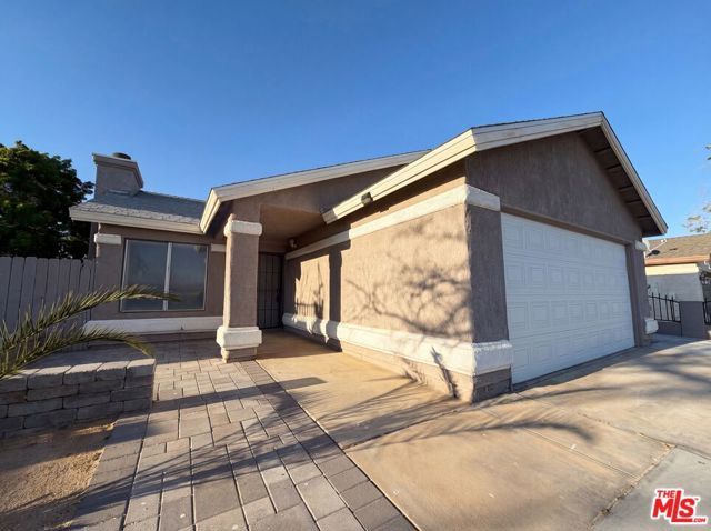 2553 E Avenue J4, Lancaster, CA 93535