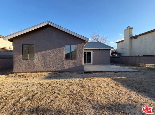 2553 E Avenue J4, Lancaster, CA 93535