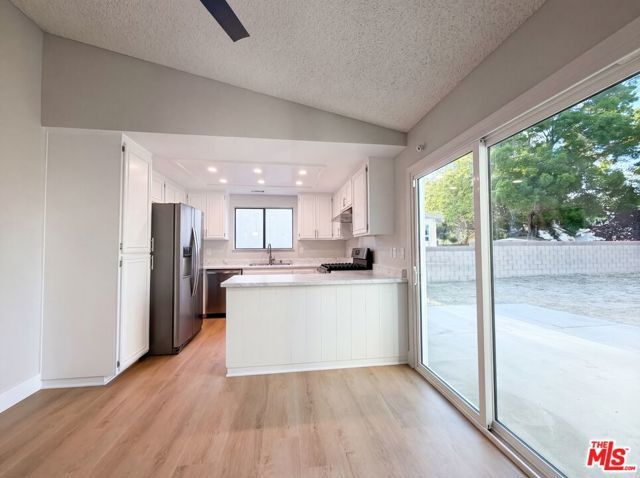 2553 E Avenue J4, Lancaster, CA 93535
