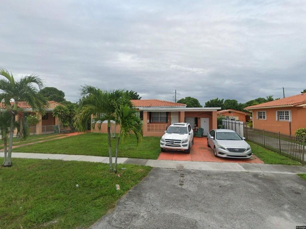 300 E 37th St, Hialeah, FL 33013