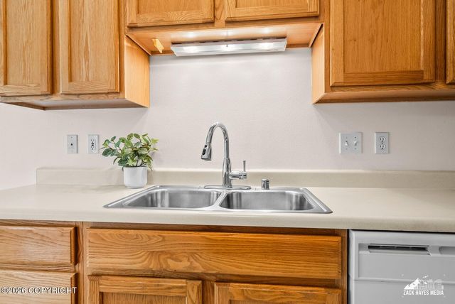 2113 W 47th Avenue, Anchorage, AK 99517