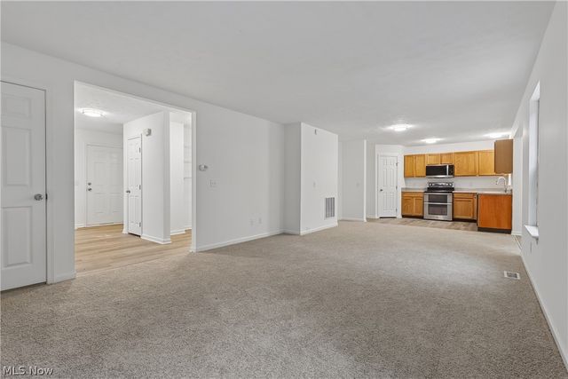3315 Hidden Brook Drive, Ravenna, OH 44266