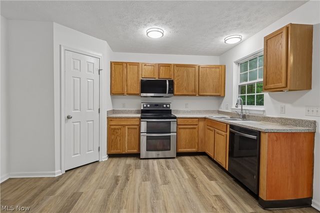 3315 Hidden Brook Drive, Ravenna, OH 44266
