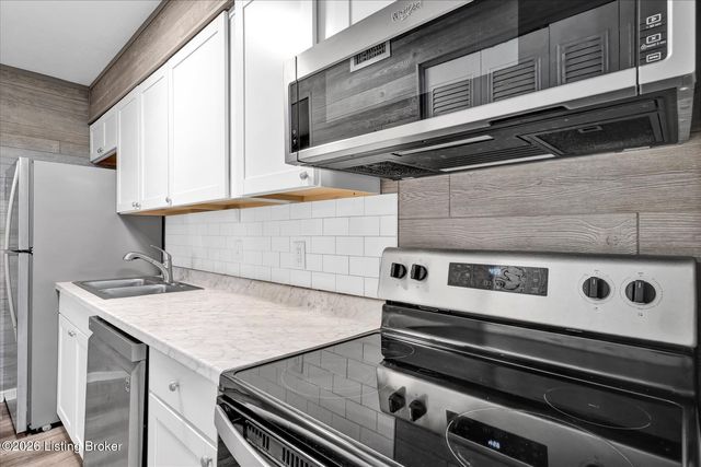 1962 Goldsmith Ln APT 3, Louisville, KY 40218