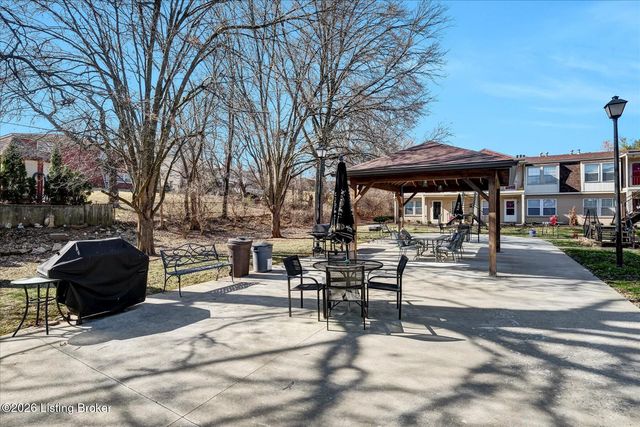 1962 Goldsmith Ln APT 3, Louisville, KY 40218