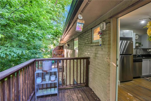 2023 Oakview Road SE 222, Atlanta, GA 30317