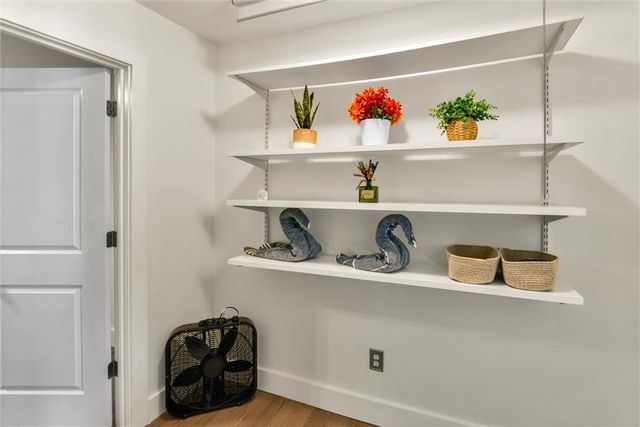2023 Oakview Road SE 222, Atlanta, GA 30317