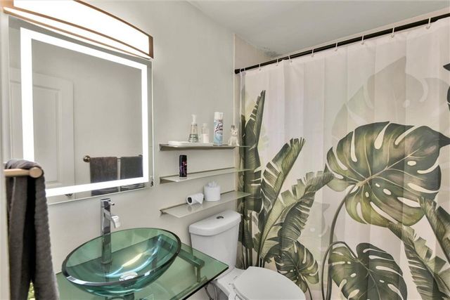 2023 Oakview Road SE 222, Atlanta, GA 30317