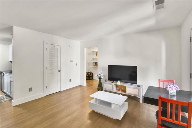 2023 Oakview Road SE 222, Atlanta, GA 30317