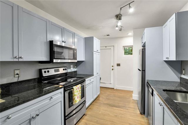 2023 Oakview Road SE 222, Atlanta, GA 30317