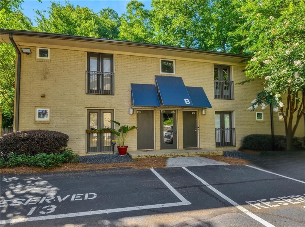 2023 Oakview Road SE 222, Atlanta, GA 30317