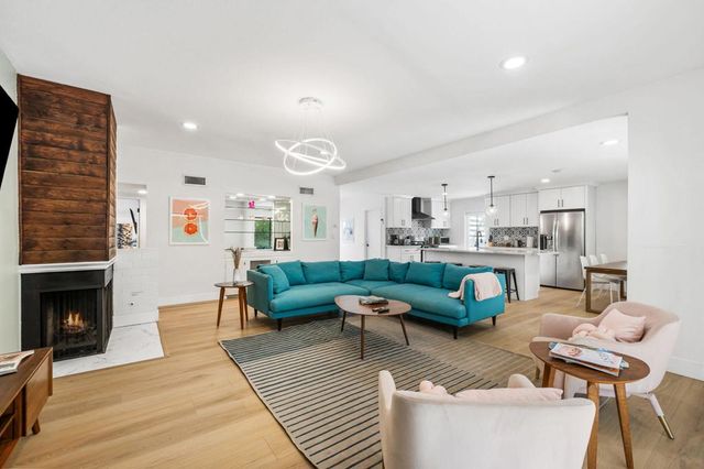 1433 E Caleta Way, Palm Springs, CA 92262