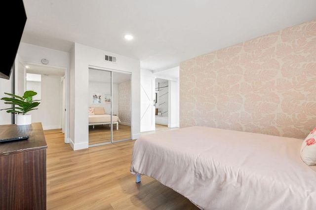 1433 E Caleta Way, Palm Springs, CA 92262