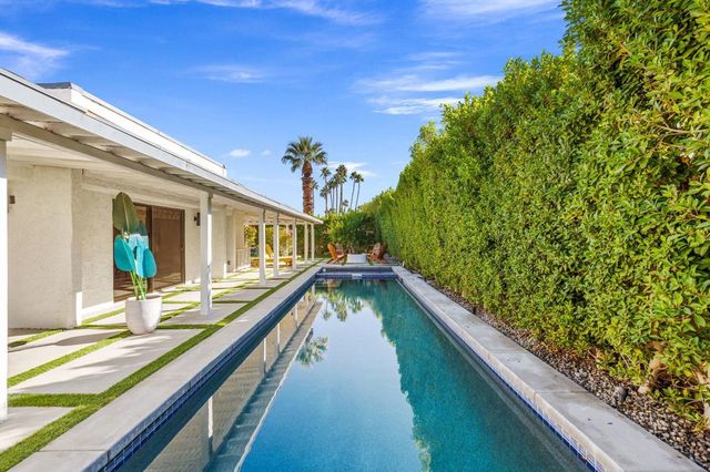 1433 E Caleta Way, Palm Springs, CA 92262