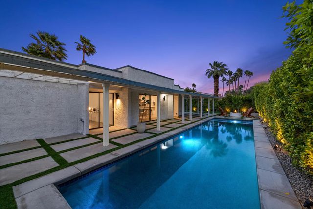 1433 E Caleta Way, Palm Springs, CA 92262