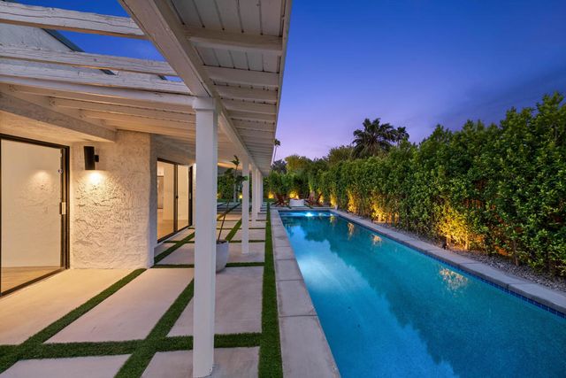 1433 E Caleta Way, Palm Springs, CA 92262