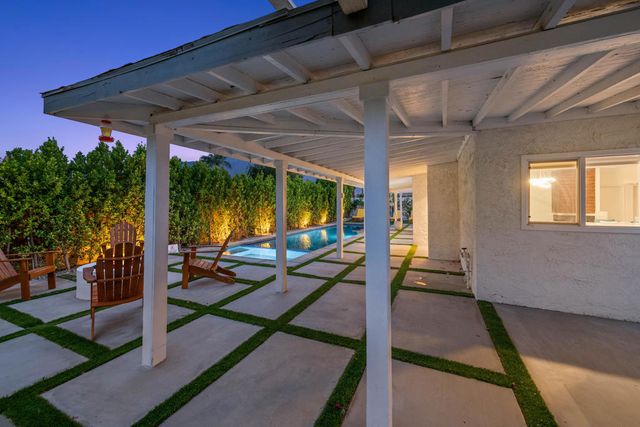 1433 E Caleta Way, Palm Springs, CA 92262