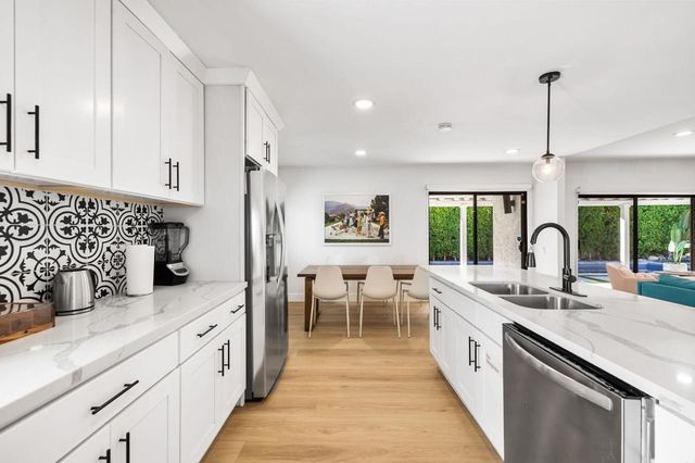 1433 E Caleta Way, Palm Springs, CA 92262