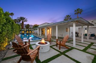 1433 E Caleta Way, Palm Springs, CA 92262