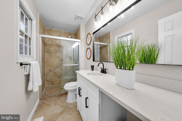 26 GREYSTONE LN, Sicklerville, NJ 08081